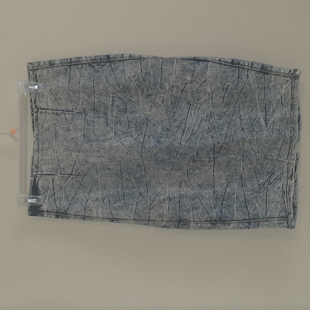 Women Stone Washed pencil skirt.